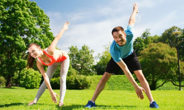 维拉客场4-3逆转布莱顿，终结其英超主场不败纪录，升至第三名。